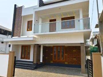 4 BHK Independent House in Pukkattupady for resale Kochi. The reference number is 20104285