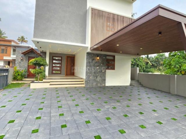 4 BHK Independent House in Pukkattupady for resale Kochi. The reference number is 20444687
