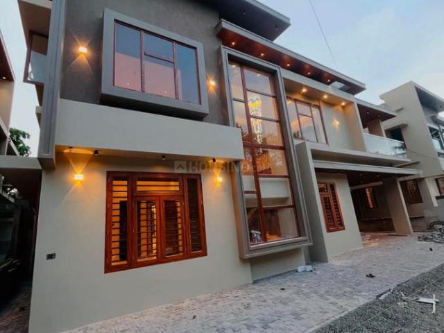 4 BHK Independent House in Pukkattupady for resale Kochi. The reference number is 21221173