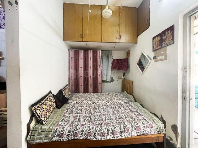 4 BHK Independent House in Ranip for resale Ahmedabad. The reference number is 21085247