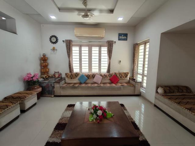 4 BHK Independent House in Science City for resale Ahmedabad. The reference number is 20456174