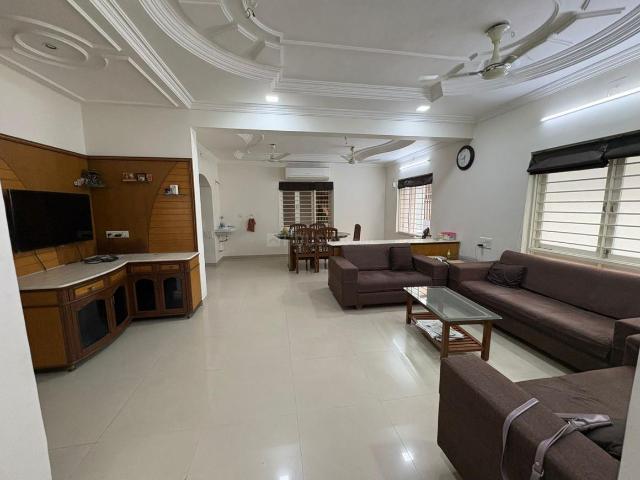 4 BHK Independent House in Science City for resale Ahmedabad. The reference number is 20558999