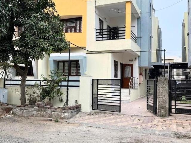 4 BHK Independent House in Science City for resale Ahmedabad. The reference number is 20962494