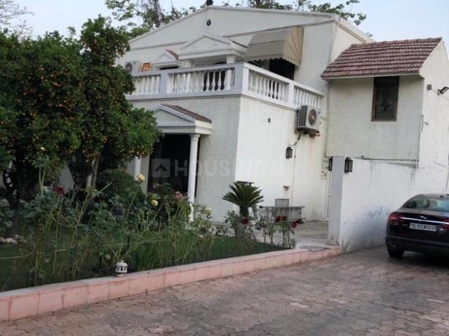 4 BHK Independent House in Sainik Farm for resale New Delhi. The reference number is 20663892