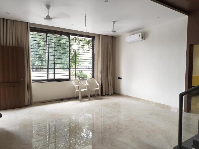 4 BHK Independent House in Satellite for rent Ahmedabad. The reference number is 19570230