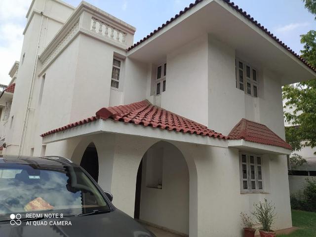 4 BHK Independent House in Satellite for resale Ahmedabad. The reference number is 20431487