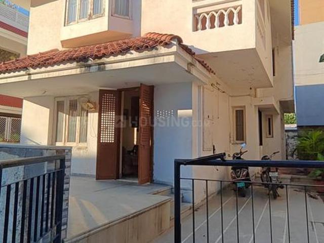 4 BHK Independent House in Satellite for resale Ahmedabad. The reference number is 21183740