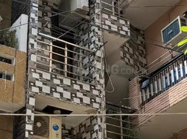 4 BHK Independent House in Sector 3 Rohini for resale New Delhi. The reference number is 21263558