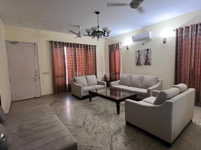 4 BHK Independent House in Sector 10A for rent Gurgaon. The reference number is 19658511