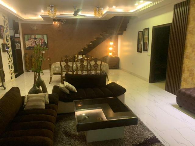 4 BHK Independent House in Sector 11 for resale Gurgaon. The reference number is 11633984