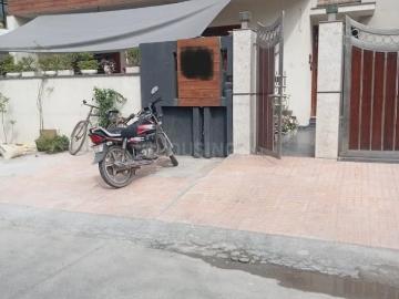 4 BHK Independent House in Sector 15 for resale Faridabad. The reference number is 19787467