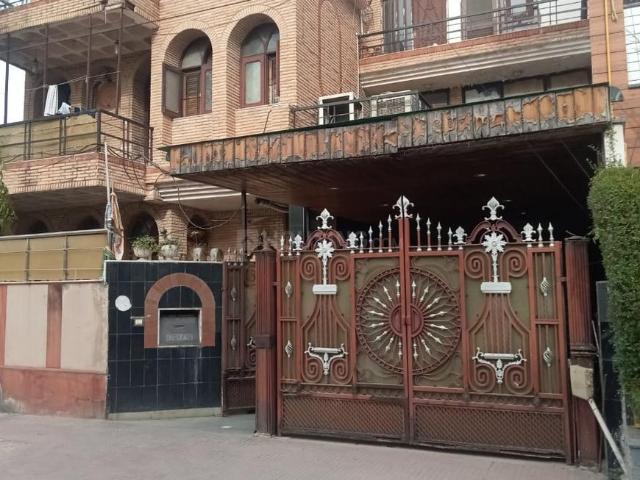 4 BHK Independent House in Sector 16 for resale Faridabad. The reference number is 19781022