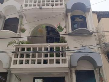 4 BHK Independent House in Sector 16 Rohini for resale New Delhi. The reference number is 17023708