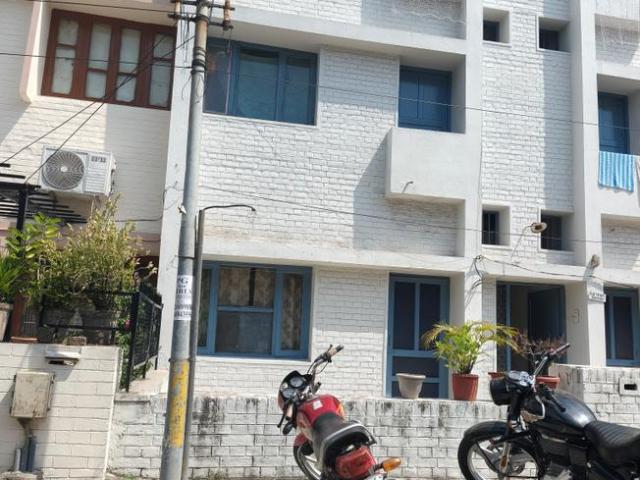 4 BHK Independent House in Sector 21 for resale Chandigarh. The reference number is 21141794