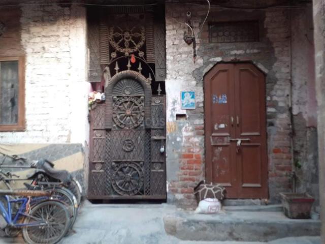 4 BHK Independent House in Sector 24 Rohini for resale New Delhi. The reference number is 20095751