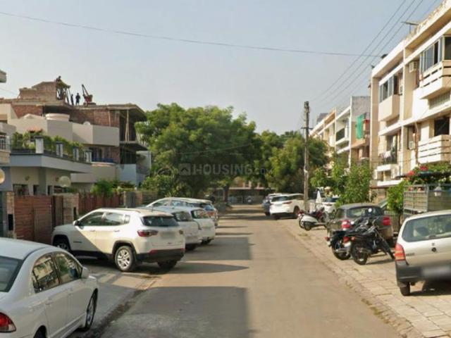4 BHK Independent House in Sector 32 for resale Chandigarh. The reference number is 19499117