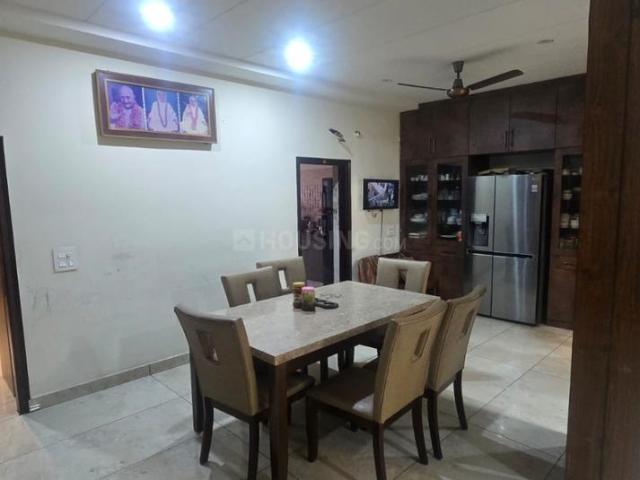 4 BHK Independent House in Sector 33 for resale Chandigarh. The reference number is 19804241