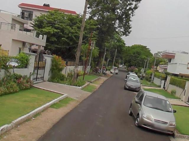 4 BHK Independent House in Sector 36 for resale Chandigarh. The reference number is 19173454