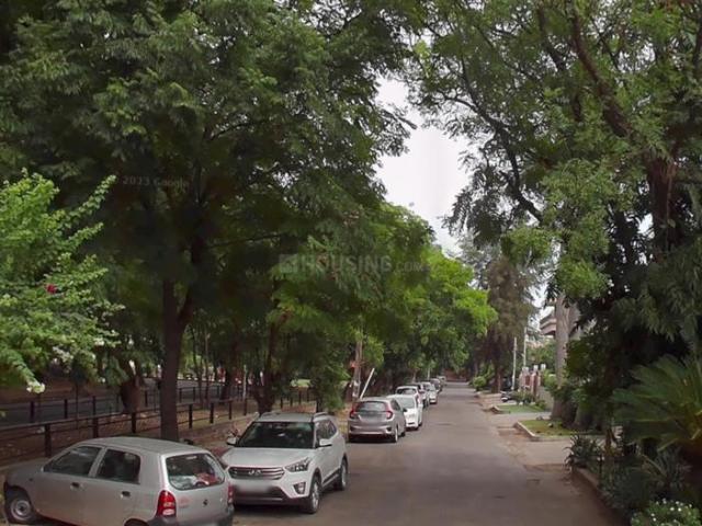 4 BHK Independent House in Sector 37 for resale Chandigarh. The reference number is 19587653