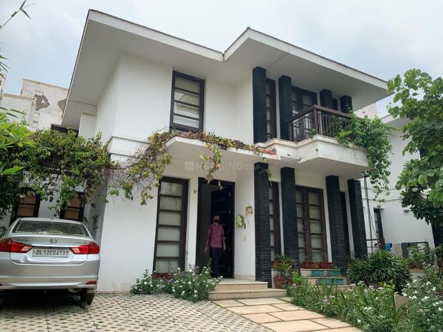 4 BHK Independent House in Sector 48 for rent Gurgaon. The reference number is 21302415