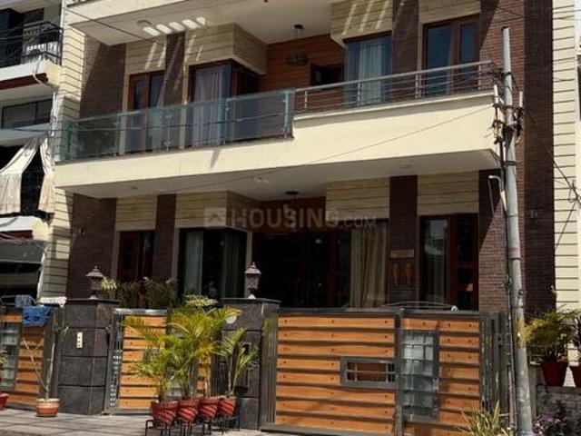 4 BHK Independent House in Sector 54 for resale Mohali. The reference number is 21045640