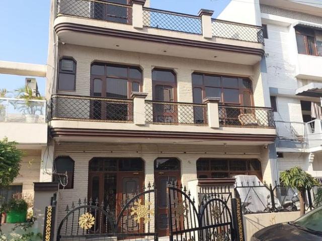4 BHK Independent House in Sector 60 for resale Mohali. The reference number is 21045928