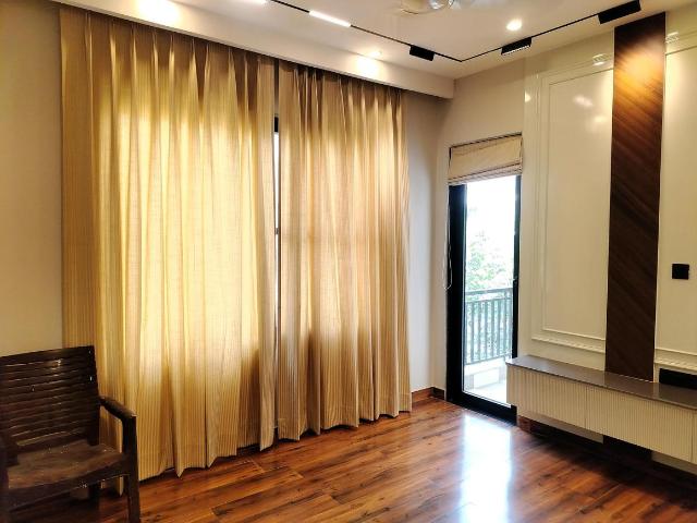 4 BHK Independent House in Sector 63 for resale Gurgaon. The reference number is 18558376