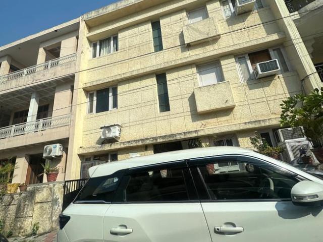 4 BHK Independent House in Sector 64 for resale Mohali. The reference number is 21042194