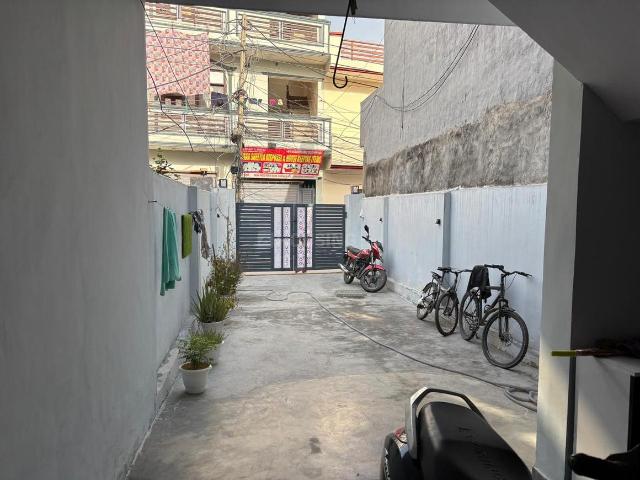 4 BHK Independent House in Sector 6 for resale Gurgaon. The reference number is 20335964