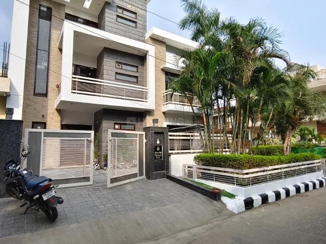 4 BHK Independent House in Sector 91 for resale Mohali. The reference number is 21063561