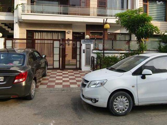 4 BHK Independent House in Sector 91 for resale Mohali. The reference number is 21063726