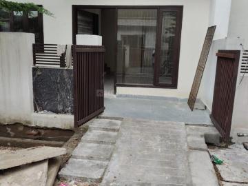 4 BHK Independent House in Shastripuram for resale Agra. The reference number is 20514195