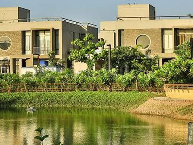 4 BHK Independent House in Shela for resale Ahmedabad. The reference number is 19632738