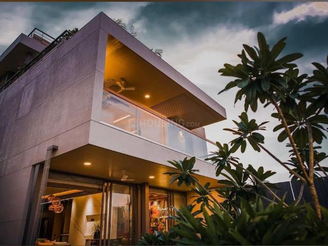 4 BHK Independent House in Shela for resale Ahmedabad. The reference number is 21078376