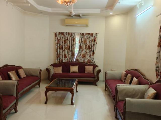4 BHK Independent House in Shyamal for rent Ahmedabad. The reference number is 21218159