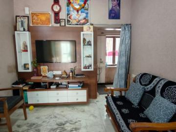 4 BHK Independent House in Shyamal for resale Ahmedabad. The reference number is 20472073