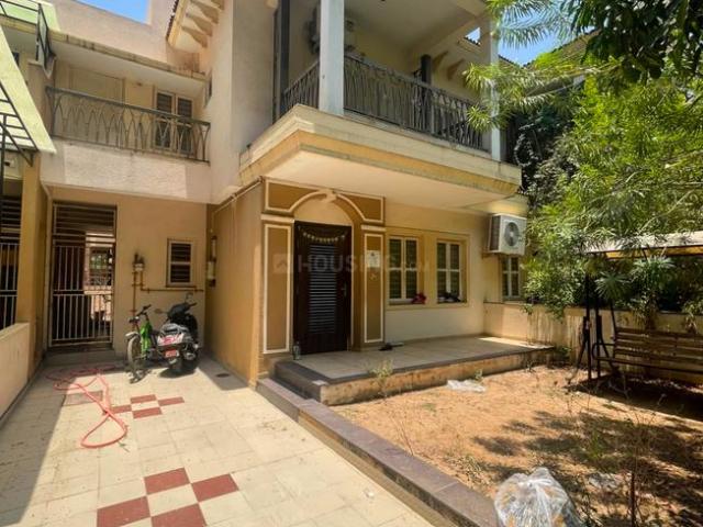 4 BHK Independent House in South Bopal for rent Ahmedabad. The reference number is 20700652
