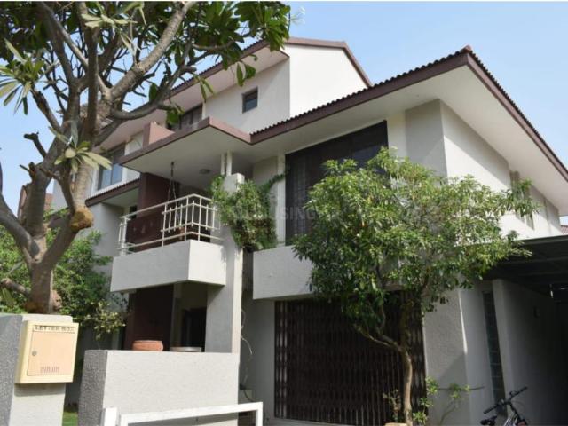 4 BHK Independent House in South Bopal for resale Ahmedabad. The reference number is 19919886