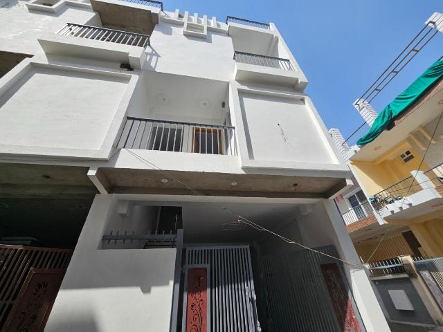 4 BHK Independent House in Susuwahi for resale Varanasi. The reference number is 19979627