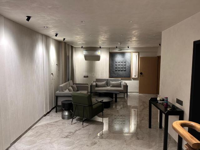 4 BHK Apartment in Bodakdev for resale Ahmedabad. The reference number is 20553177