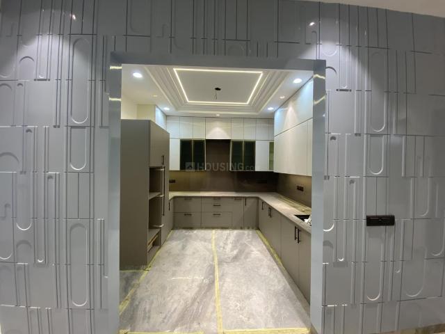 4 BHK Penthouse in Model Town for resale New Delhi. The reference number is 21320157