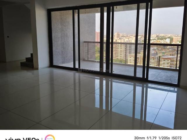 4 BHK Penthouse in New Alkapuri for resale Vadodara. The reference number is 20891989