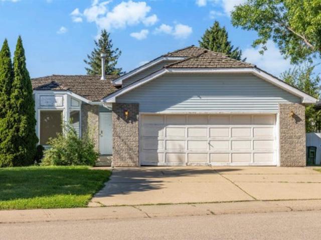 4 Blue Quill Crescent Nw, Edmonton, AB, T6J 6C2 house for sale | Listing ID E4504 | Royal LePage