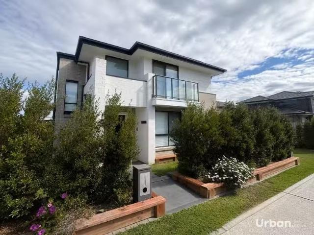 4 Bodalla Street, Tullimbar House for rent Listed by Heidi Bu.