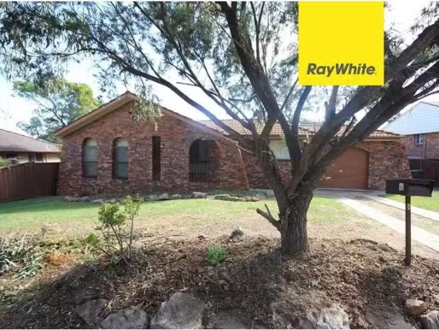 4 BOWERBIRD AVENUE, INGLEBURN House for rent Listed by Jasmin.