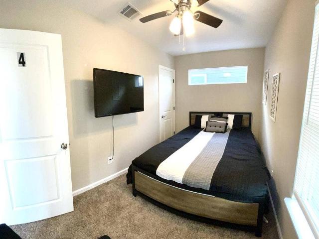 4 BR in Houston
