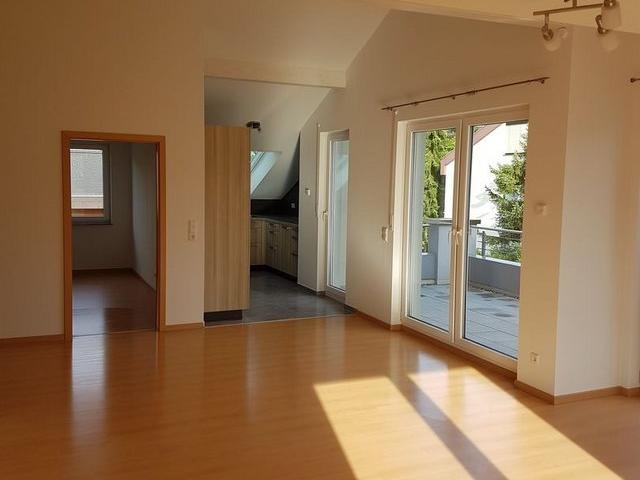4 BR Loft. Beautiful view. Prime location. 3 min. Panzer, 10 min. Patch