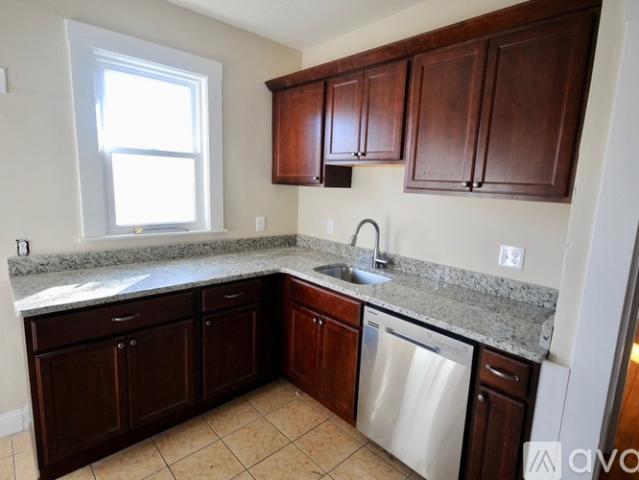 4 BR, 1.5 BA Apartment 139 East Cottage Street, Unit 2, Boston, MA 02125