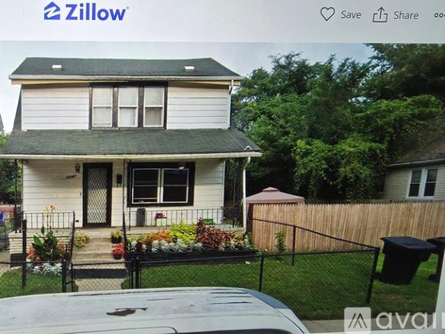 4 BR, 1.5 BA Apartment 15767 Holmur St, Detroit, MI 48238