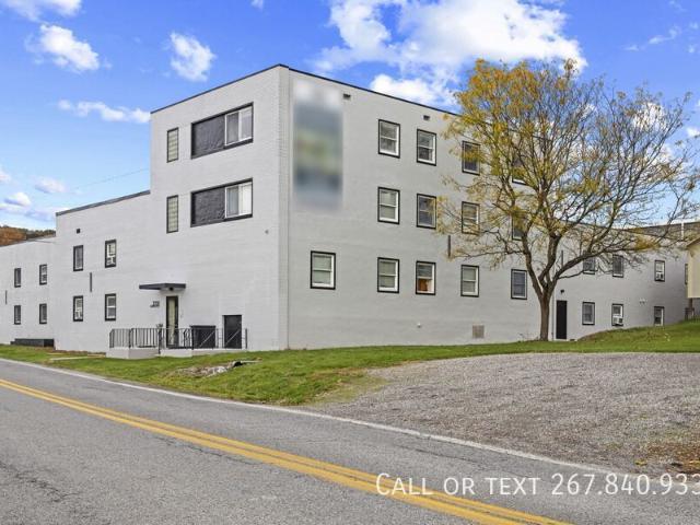 5 BR, 2 BA Apartment 2708 Wehnwood Road, Altoona, PA 16601